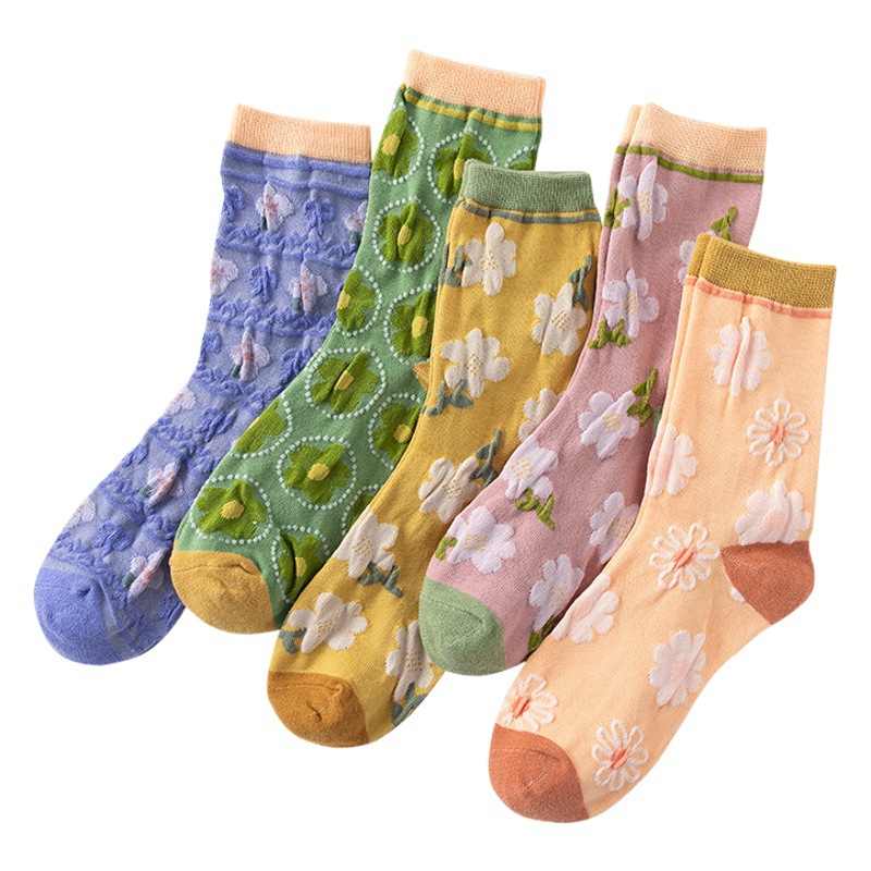 Calcetines de media pantorrilla de algodón de color sólido Otoño e Invierno de las mujeres japoneses pequeña flor de color a juego calcetines de algodón ins marea calcetines de algodón al por mayor