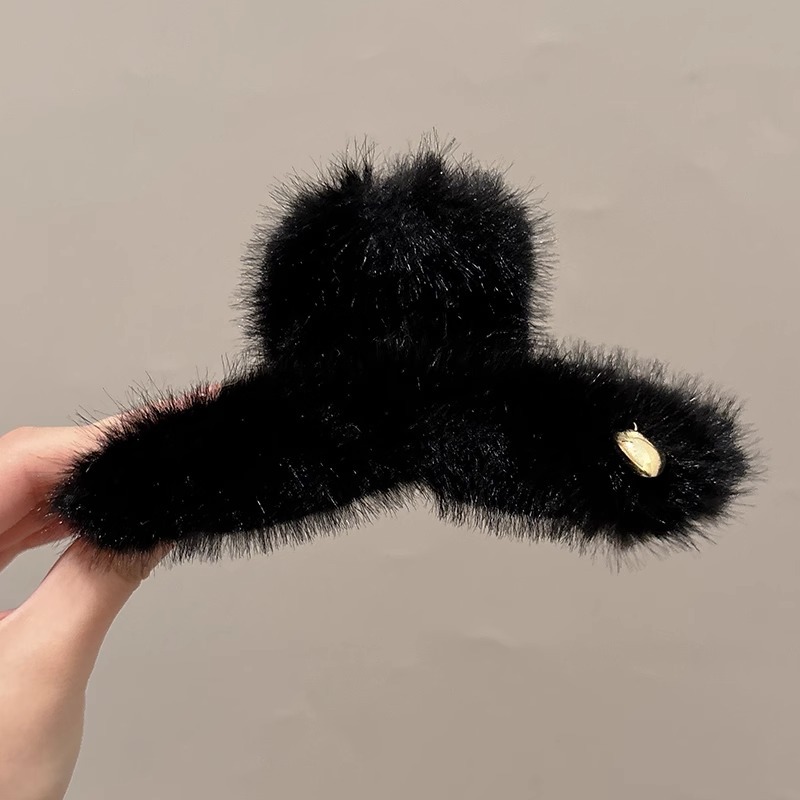 Pin de pelúcia para mujeres 2025 nuevo alto grado otoño invierno gran clip de tiburón cabello peludo clip de cabello adornamiento de cabeza