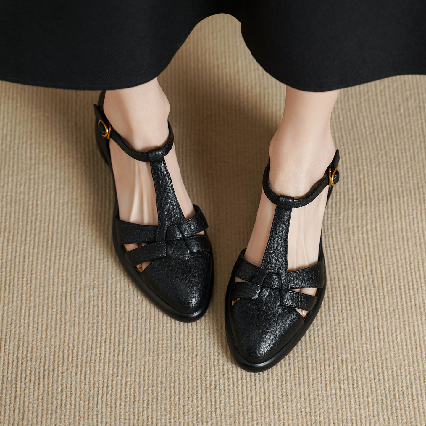 Sandal nữ quai chữ T bít mũi gót vuông 5 cm phong cách La Mã — đen