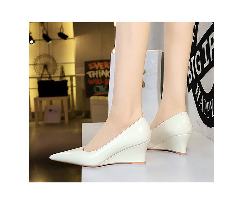 Spitze Damen High Heels Aus Lackleder Als Elegante Abendschuhe_voghion.com