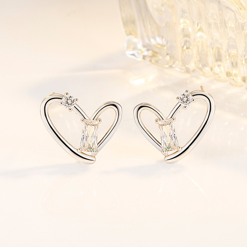 Korean version of exaggerated heart-shaped zircon earrings for women, light luxury and high-end love pink diamond blue diamond earrings earrings jewelry