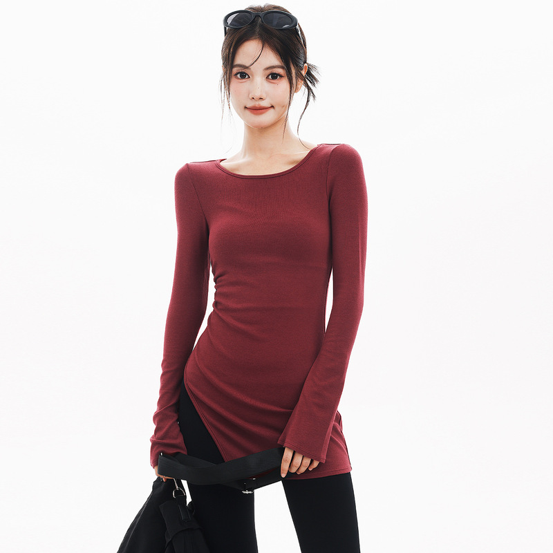 Red Design Mid-Length Slit T-Shirt Long-Sleeved Slimming Look Yoga Top for Sports and Fitness