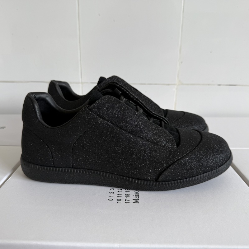 In-Stock 2025 New Model Flat Shoes with Rubber Sole, Low-Top Canvas and Genuine Leather German Training Shoes, Unisex Sneakers