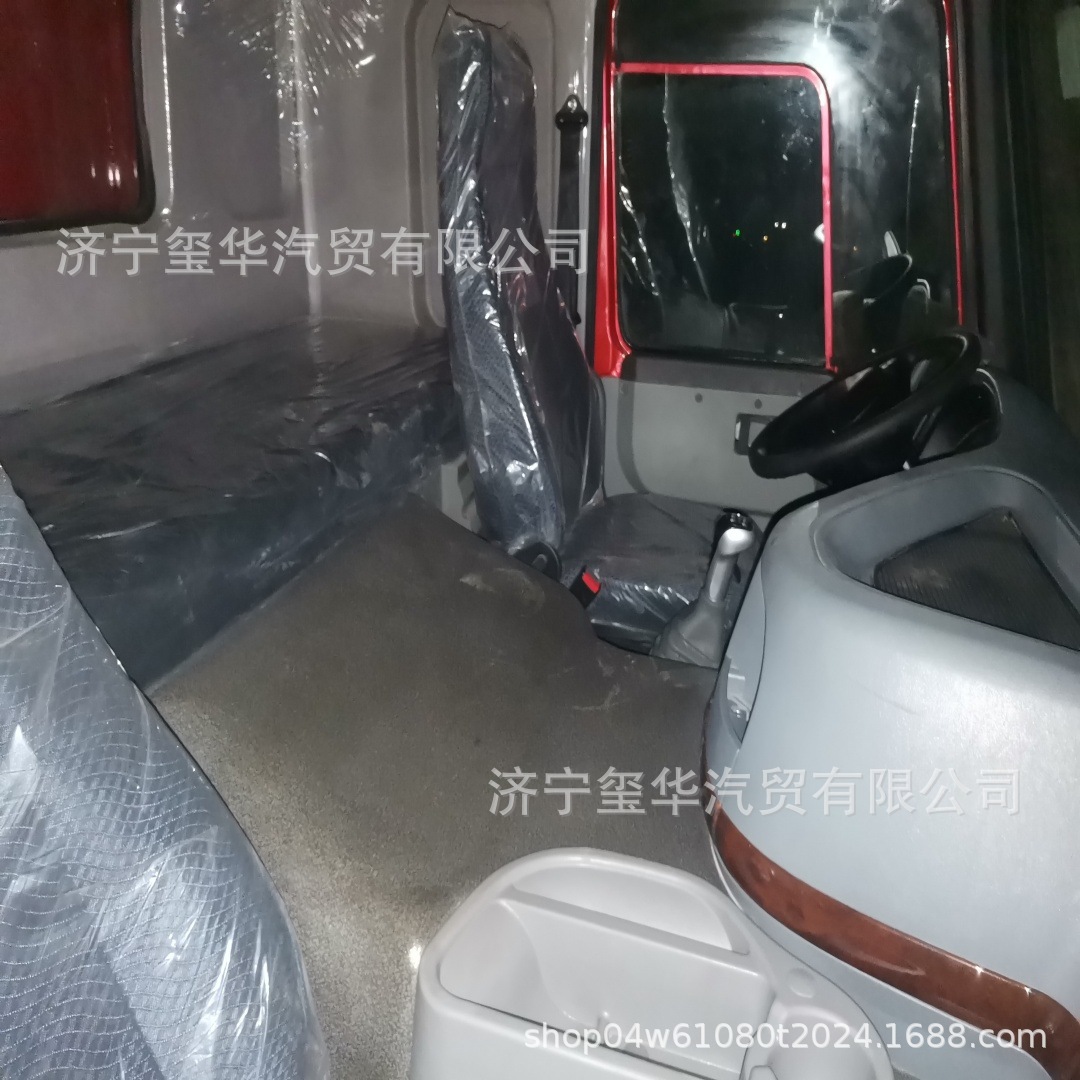 Long-Term Export of Howo Self-Loading Engineering Vehicles, 375-Horsepower Dump Trucks, and Eight-Wheel Dump Trucks for Transporting Soil and Gravel