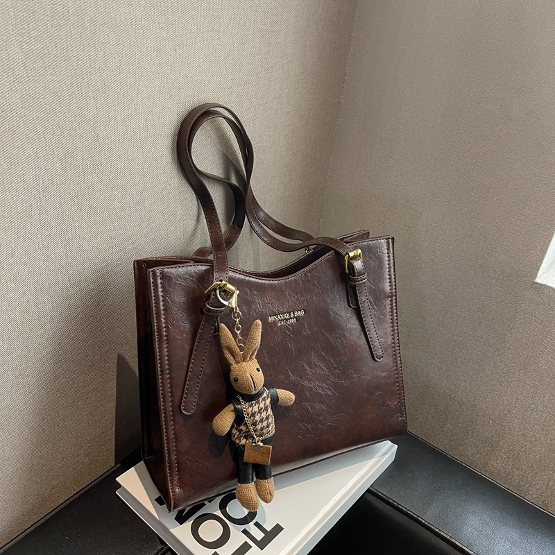 retro capacious one-shoulder bag