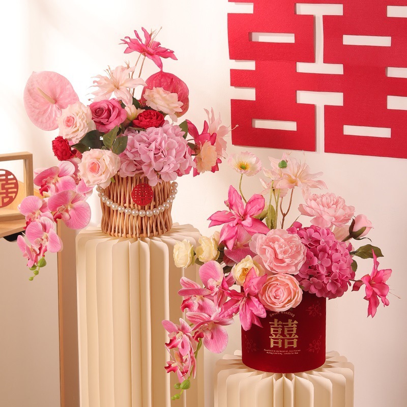 Decoración de la boda Decoración de la boda Decoración de la sala de estar Flor Flor Flor Mesa de la sala de bodas Mesita de la cama de la boda Decoración de flores falsas