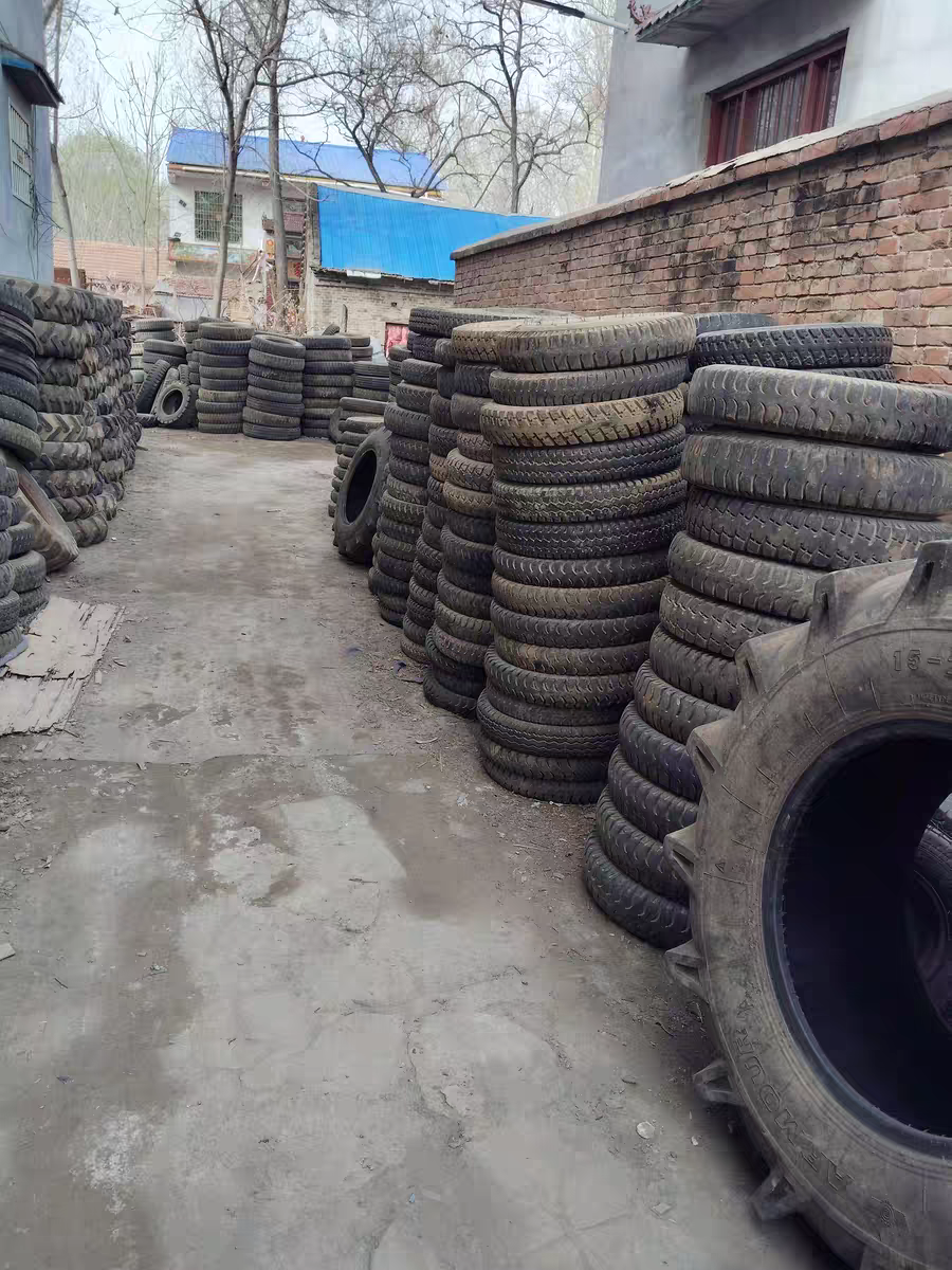 Used Nylon Agricultural Tires 600/650/700/750/825/900/1000 —13 14 16 20