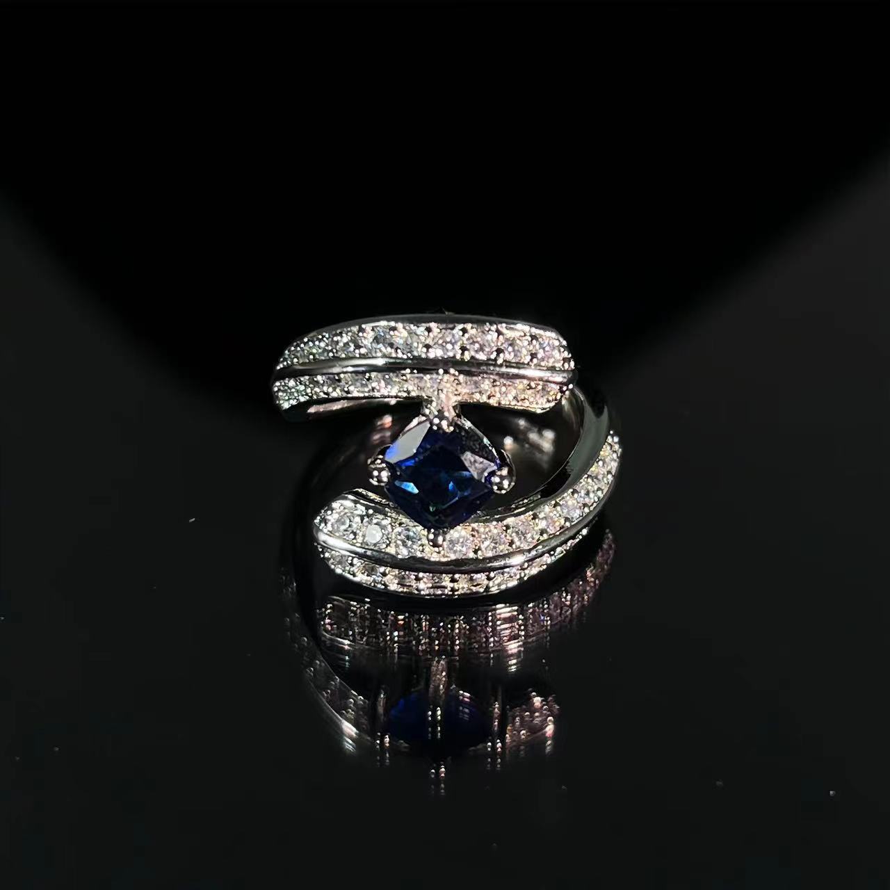 Cross-border live broadcast European and American hot fashion light luxury ring square niche design Royal Sapphire open ring