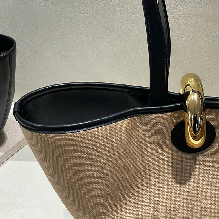 2024 vår/sommer ny uformell allsidig spenne stor kapasitet tote veske i gressvevd dameveske feriestil_voghion.com