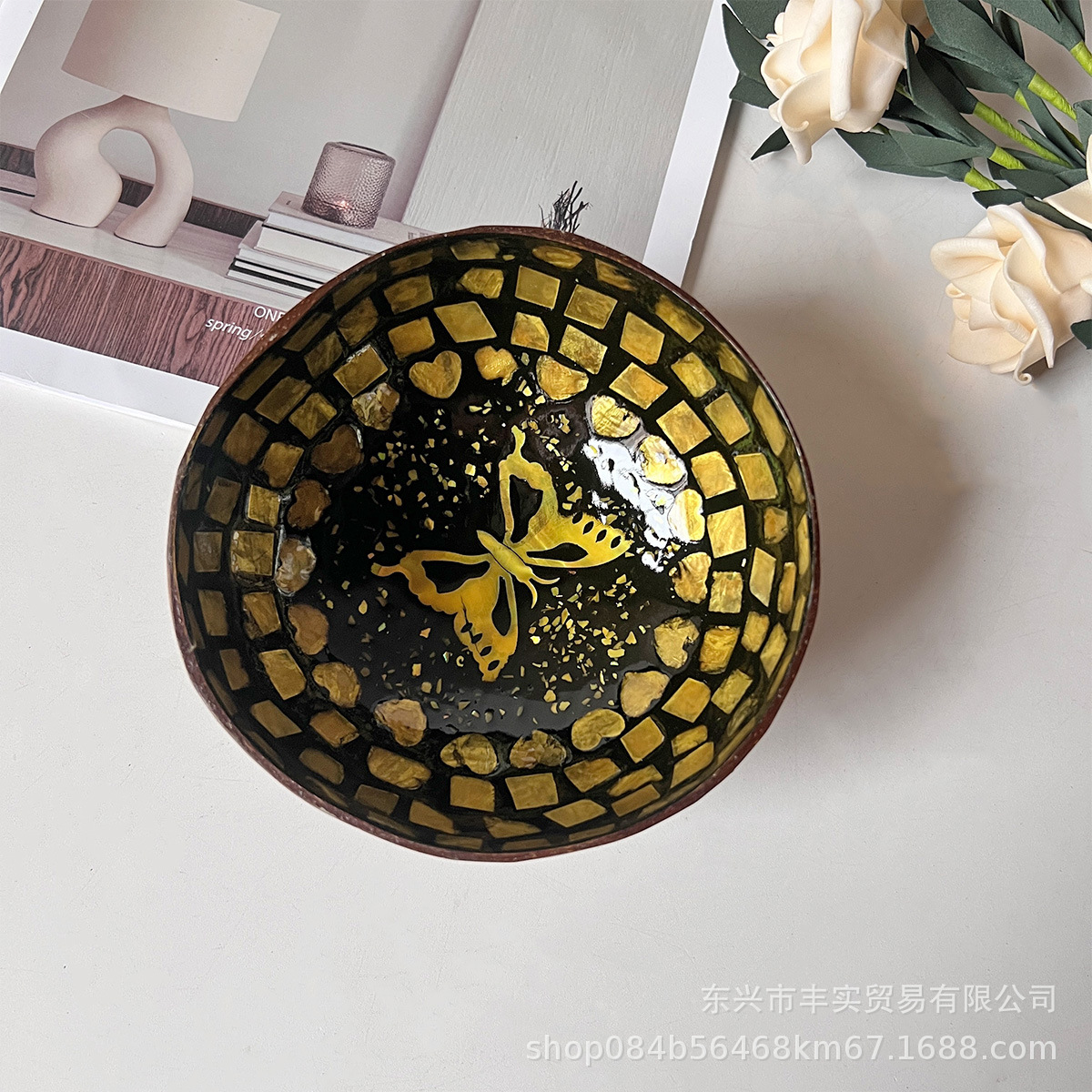 사랑스러운 노란 나비 디자인