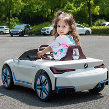 新款宝马儿童电动车四轮可坐小孩宝宝婴儿汽车带遥控摇摆充电童车