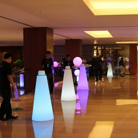 小夜灯;落地灯;餐桌