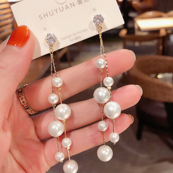 elegant fashionable earrings pearl