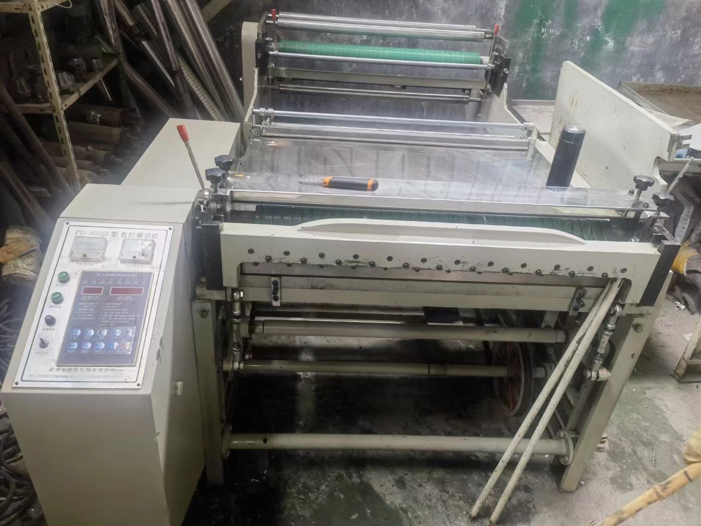 出售维凯17年900型横切机