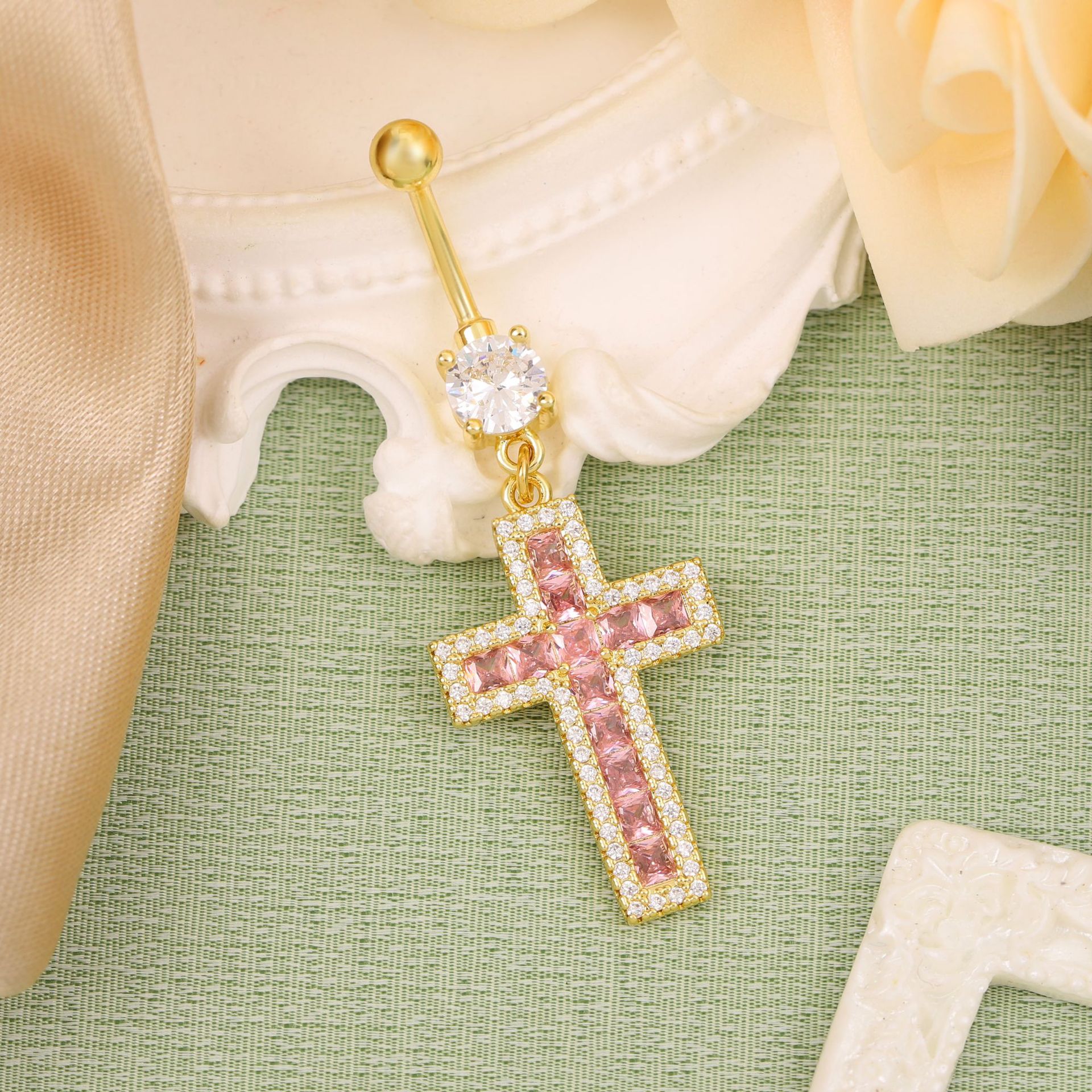 Piercing per ombelico personalizzato con anello a croce tempestato di diamanti, in rame rosa e zircone, gioiello con diamanti_voghion.com