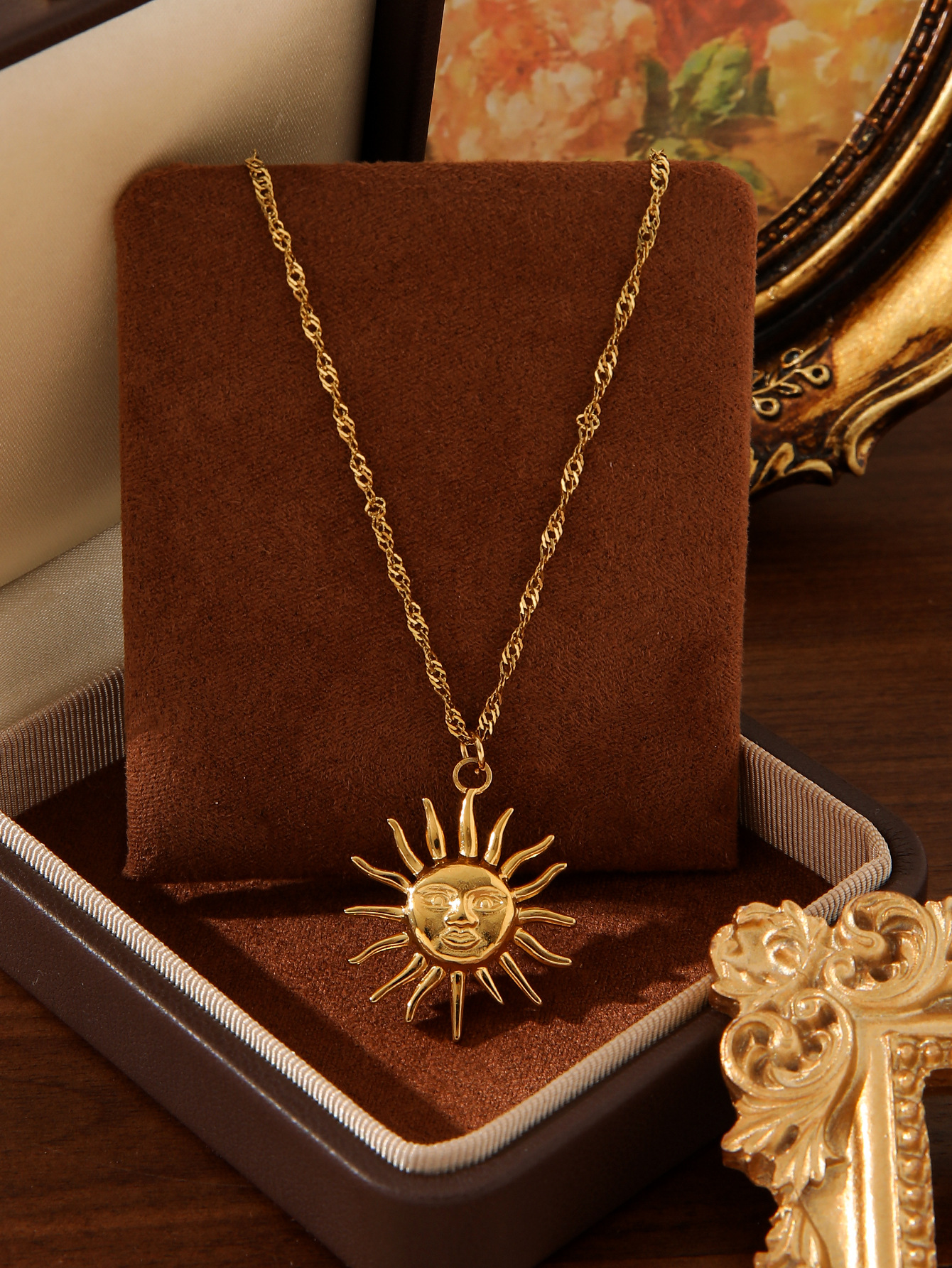 Titanium Steel Material Wholesale Jewelry Vintage Style French Style Sun Heart Shape Snake Titanium Steel 18K Gold Plated Plating Pendant Necklace Cable Chain