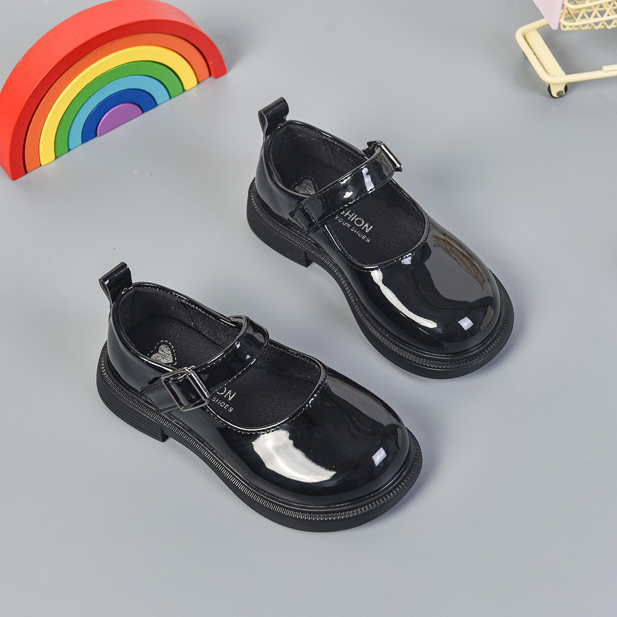 Girls' Performance Leather Shoes 2025 Autumn New Versatile Girls' Shoes Shiny Leather Fashionable Princess Shoes for Older Children Export