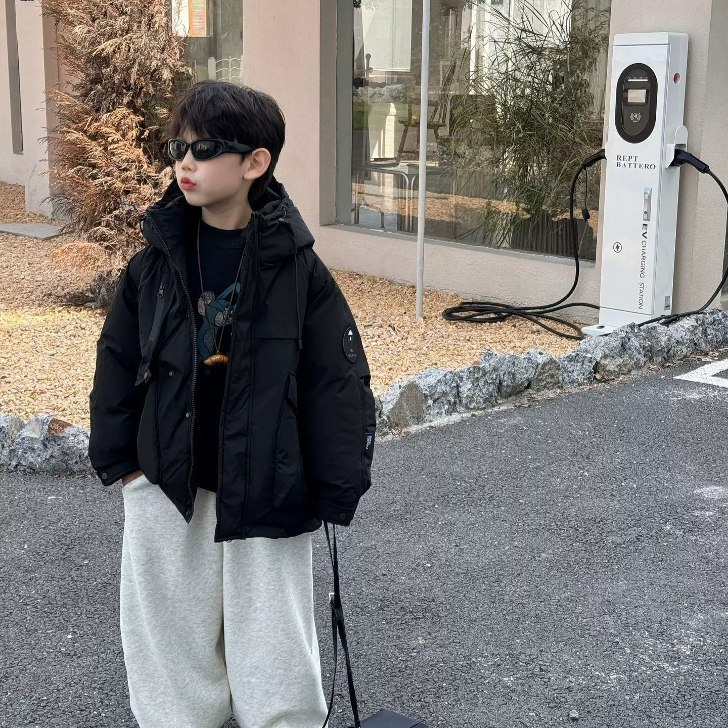 泰如2025冬季新款韩版儿童保暖冲锋衣纯色时尚羽绒服男童上衣潮