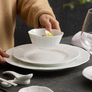 �S�ҵ»��״�������b�߼��м��û�߅���һ��ʳ�Ƶ�[̨�;߽M��