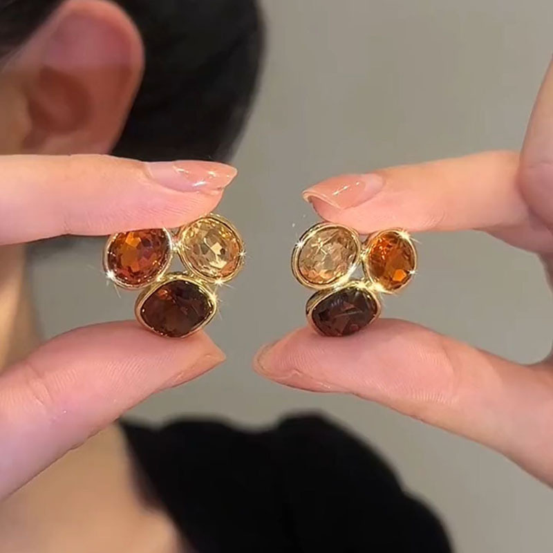 Small design geometric elegant fashionable retro earrings with…
