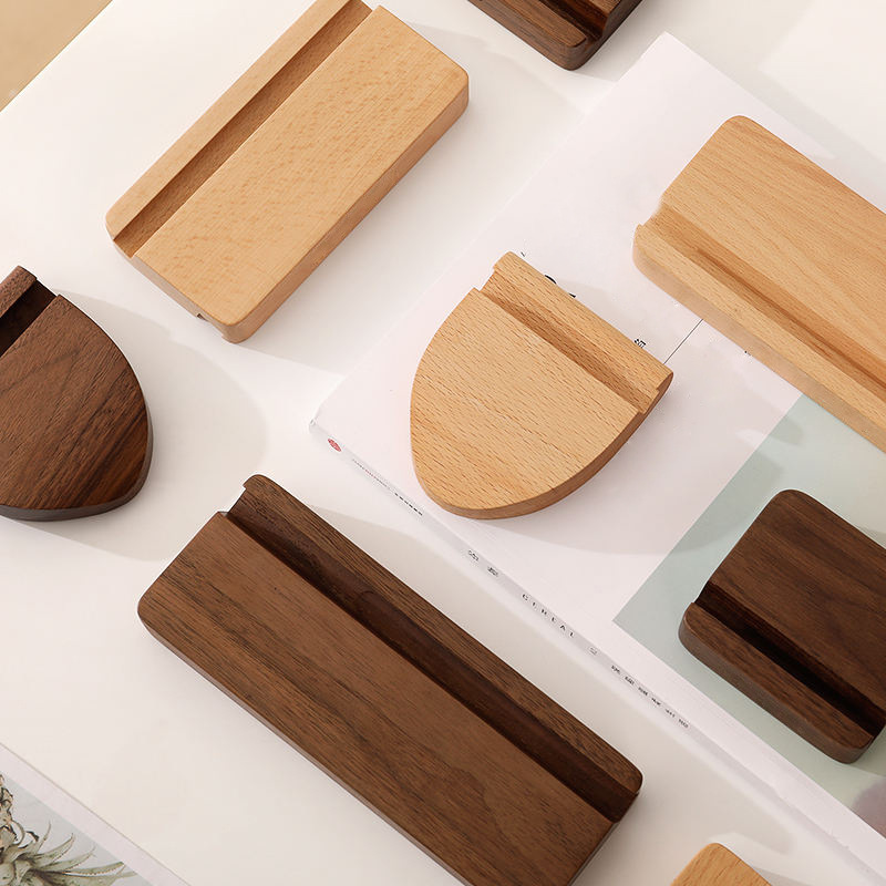 Soporte de madera soporte de teléfono móvil creativo persiguiendo drama artefacto tableta tarjeta postal calendario base menú stand signo