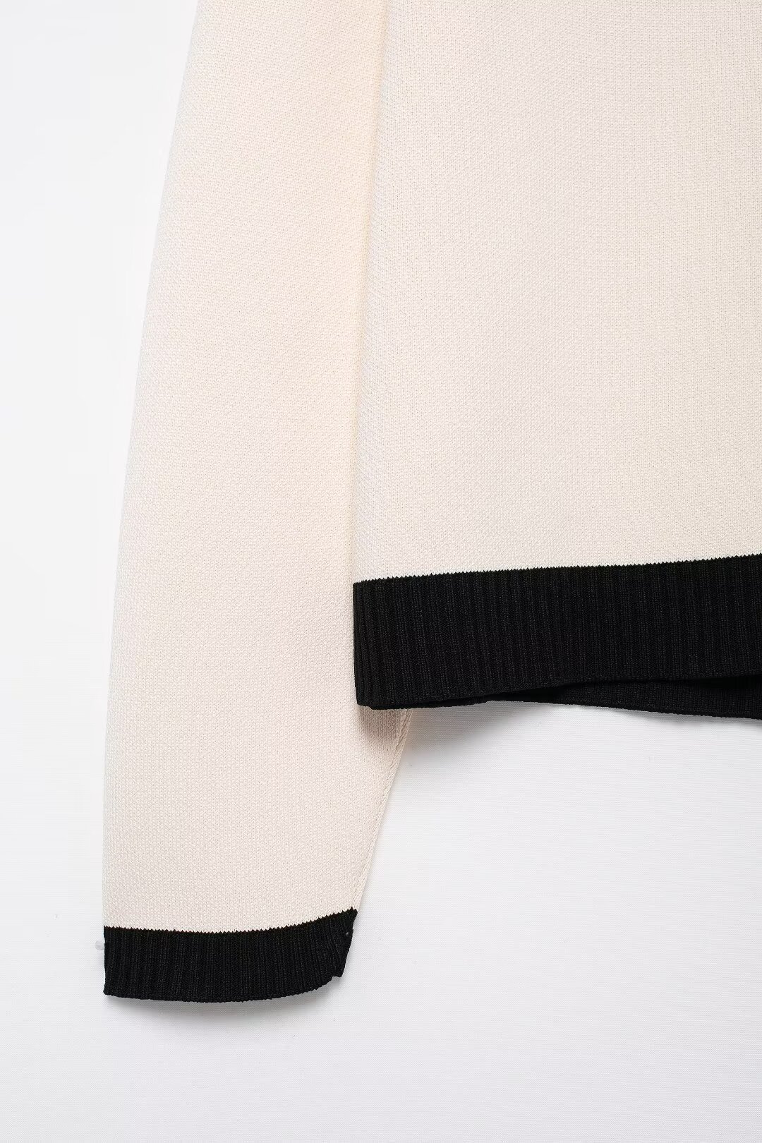 Abbigliamento donna autunno 2024 nuova giacca versatile in maglia con petto dorato_voghion.com