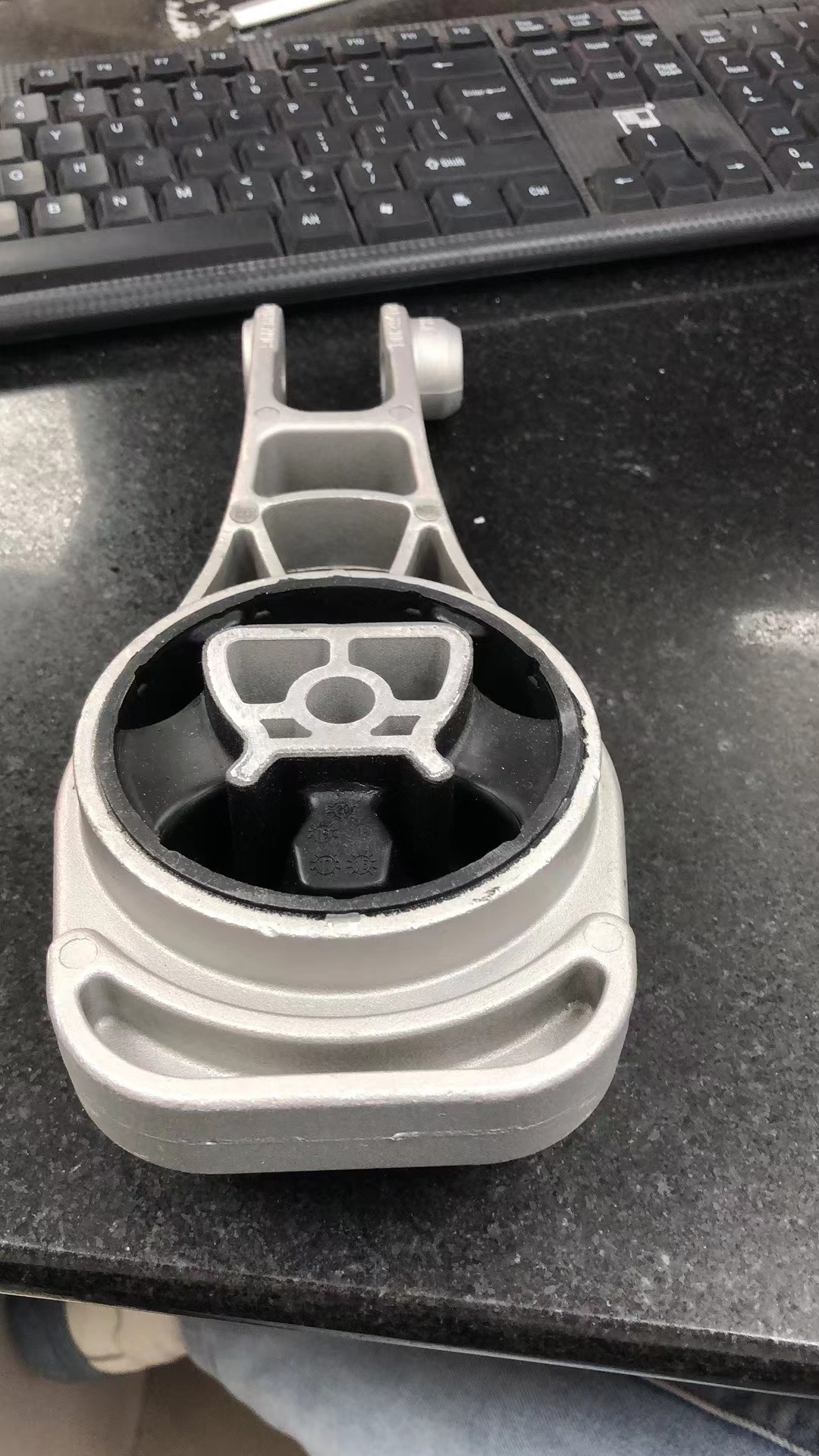 适用雪佛兰爱唯欧发动机脚胶左后变速箱脚胶自波汽车配件96852632