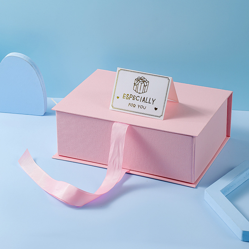 Caja plegable en relieve Rosa + tarjeta + rocalla * 25 × 18 × 8,5 cm