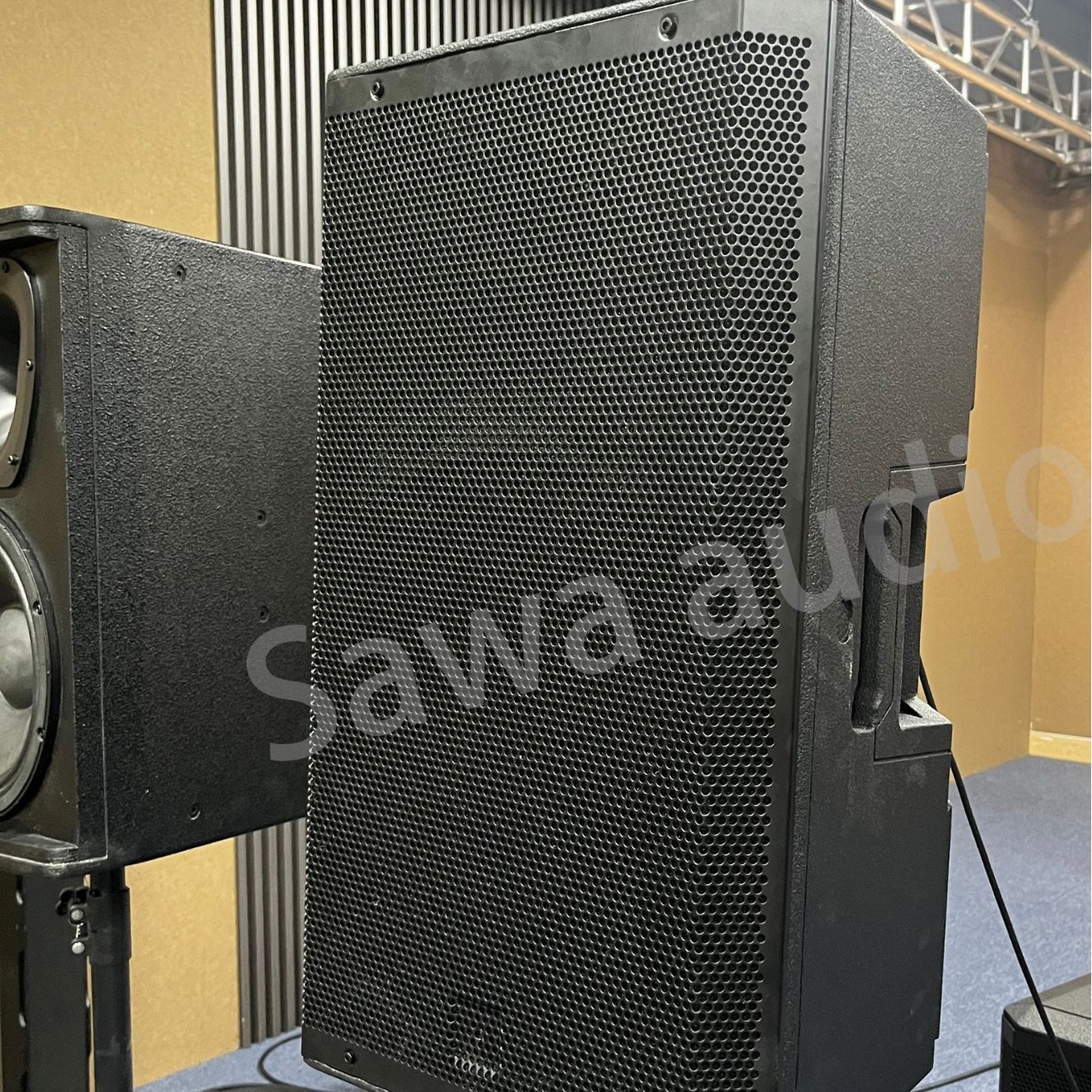 15 pulgadas de sonido de frecuencia completa al aire libre rendimiento profesional de alta potencia sonido profesional escenario sonido de matriz lineal