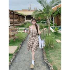 有内里复古撞色格纹不规则吊带连衣裙女夏季收腰显瘦A字裙短裙