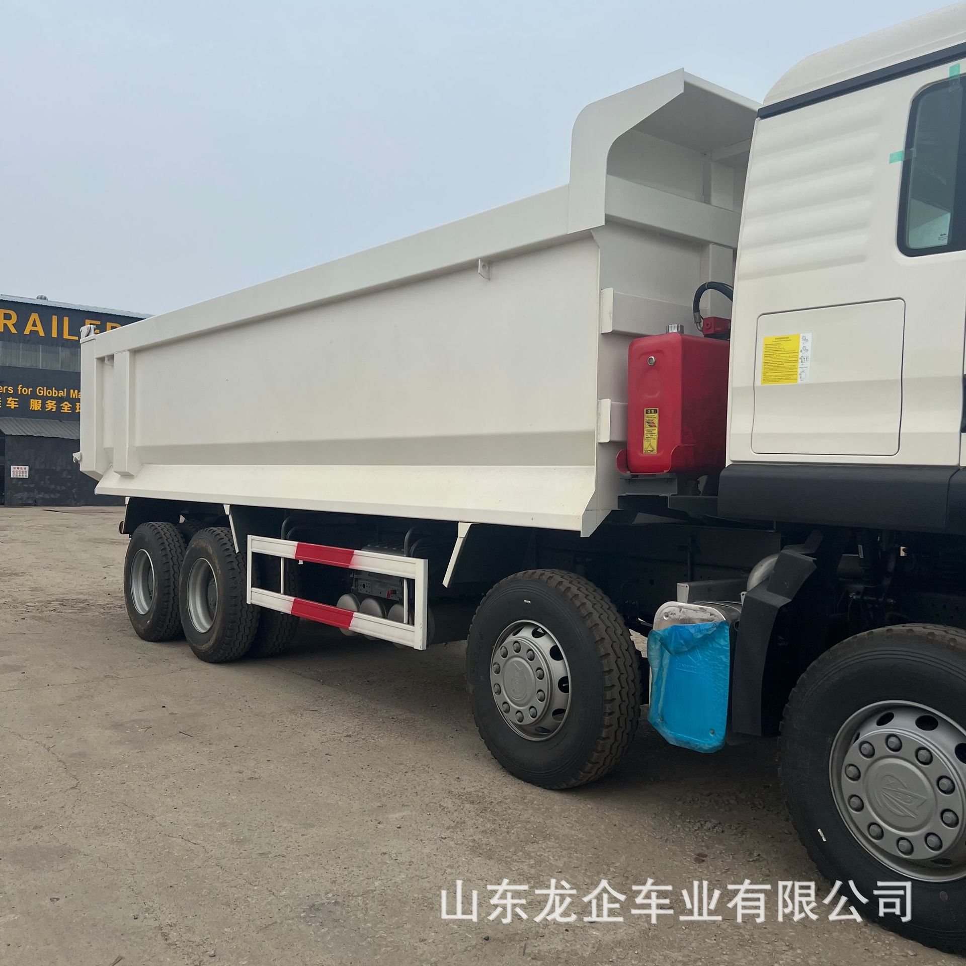Sinotruk Howo Tx Engineering Dump Truck, 371 Horsepower U-Shaped Box-Type Dump Truck for Export, Construction Site Transport Dump Truck