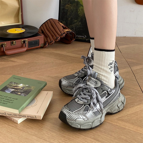 High-end thick-soled dad shoes for women  new spring and autumn women's shoes versatile retro black sneakers