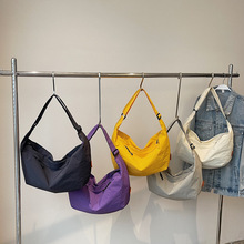 ɭϵŮ���¿���������б��������p���\�ӱ������������e�μ��Ů