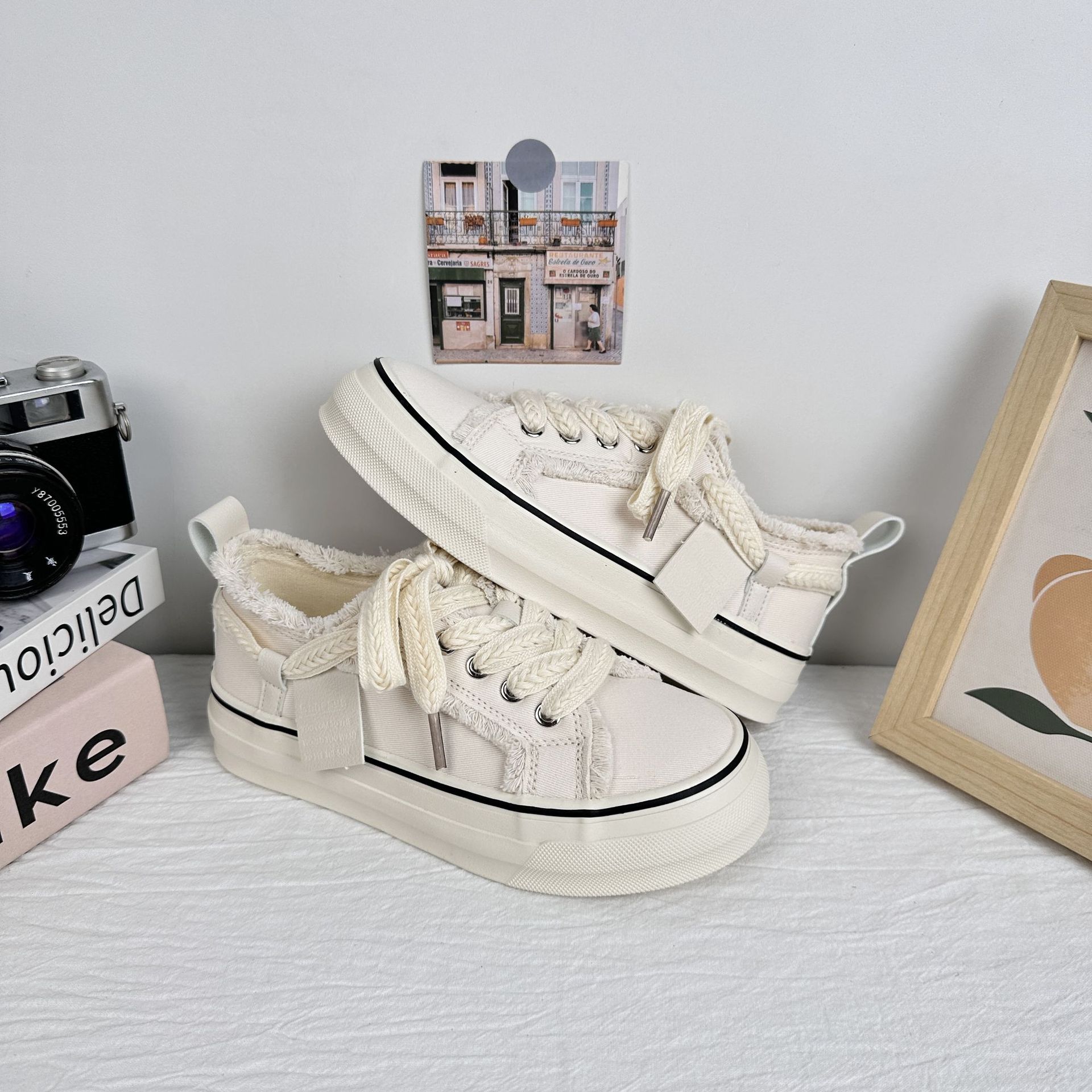 Onda lejana 2025 verano suela gruesa aumento zapatos de lona casuales zapatos de mendigo de corte bajo súper caliente para mujer