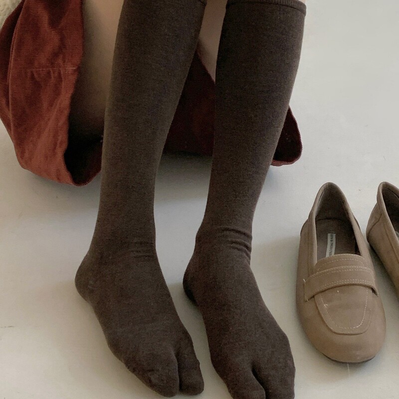 Autumn and Winter Wool Two-Toe Socks for Women, Mid-Calf, Thickened, Warm, Seamless, Gray, Slouchy, Japanese Style, Solid Color Autumn and Winter Wool Two-Toe Socks for Women, Mid-Calf, Thickened, Warm, Seamless, Gray, Slouchy, Japanese Style, Solid Color