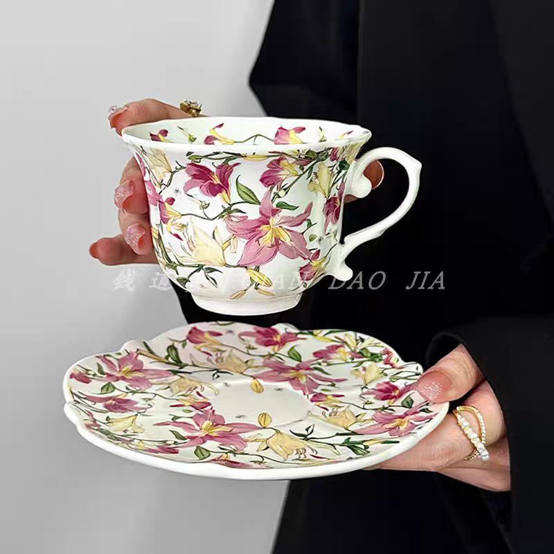 高颜值复古法式陶瓷杯百合花油画般咖啡杯碟套装下午茶拿铁马克杯|undefined