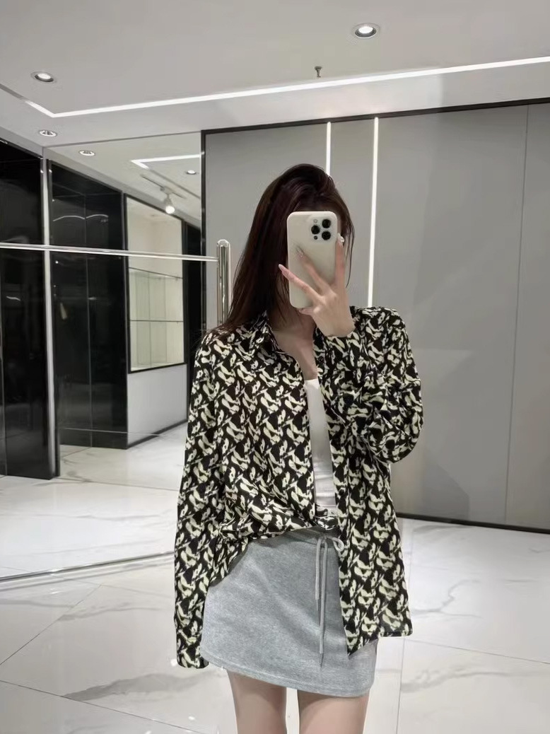 2024 otoño nuevo nicho de diseño novio camisa de estilo de mujer estilo de Hong Kong retro CHIC impresión de mujer camisa de manga larga