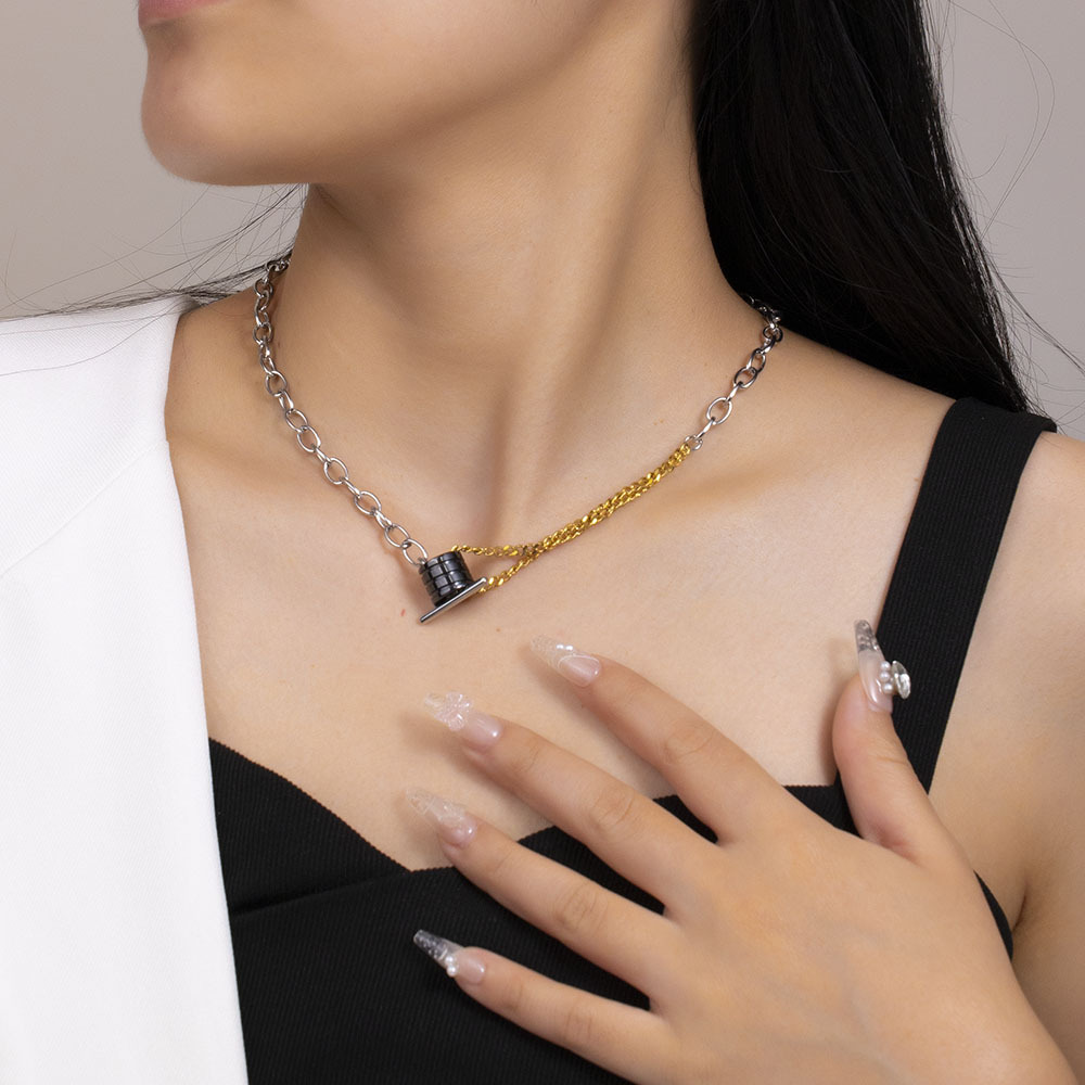 Women's Gender Plating Design Wholesale Jewelry Vacation Solid Color Titanium Steel Plating Necklace Cable Chain