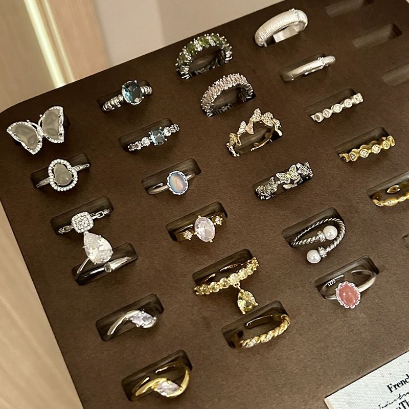 Ring Universal zirconium, diamond-encrusted, light-luxury style