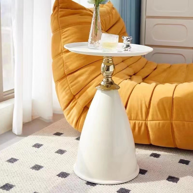 Sofá de lujo ligero mesas redondas laterales mesas de té italianas sala de estar moderna mini balcón creativo redondo simple esquinas pequeñas