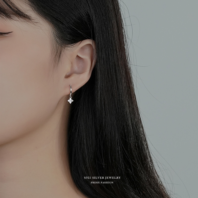 s925 sterling silver flower sweet ear buckle 2023 new Korean style niche temperament simple diamond four-leaf flower ear jewelry s925 sterling silver flower sweet ear buckle 2023 new Korean style niche temperament simple diamond four-leaf flower ear jewelry