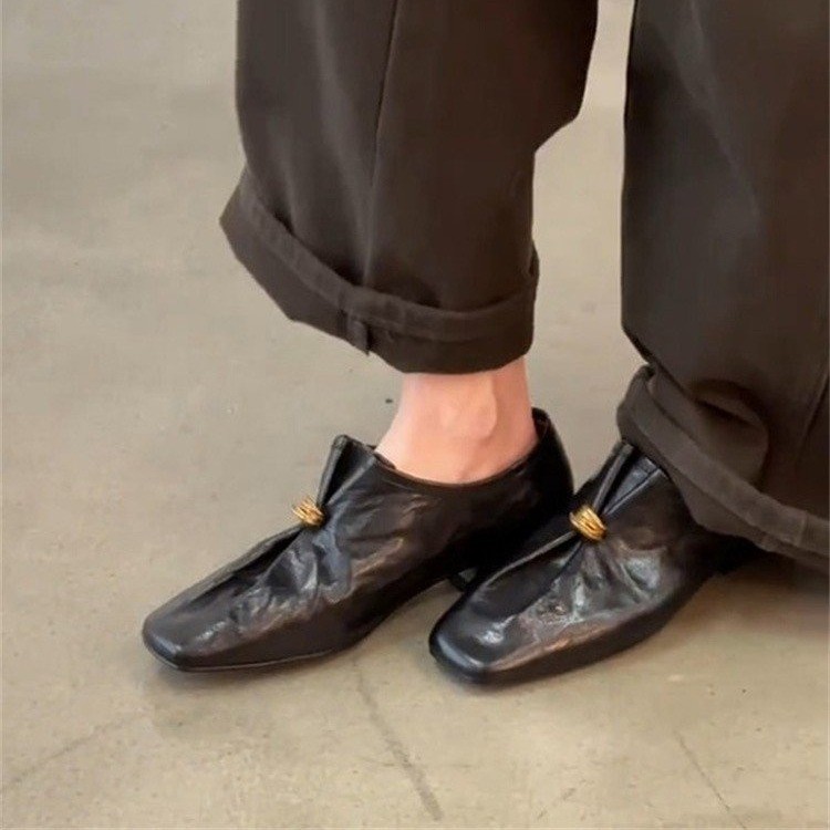 Retro Metal Buckle Square-Toe Loafers for Women 2025 New Style Soft Leather Slip-On Shoes with Elegant British Style
