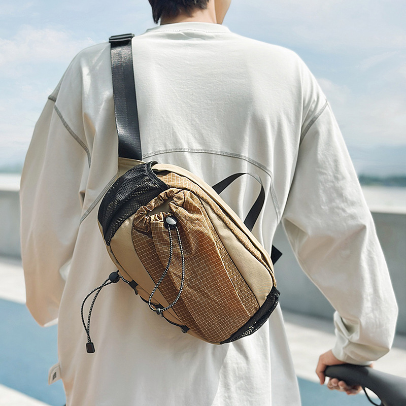 格子尼龙布小包包2025新款时尚运动包休闲百搭男女轻便单肩斜挎包