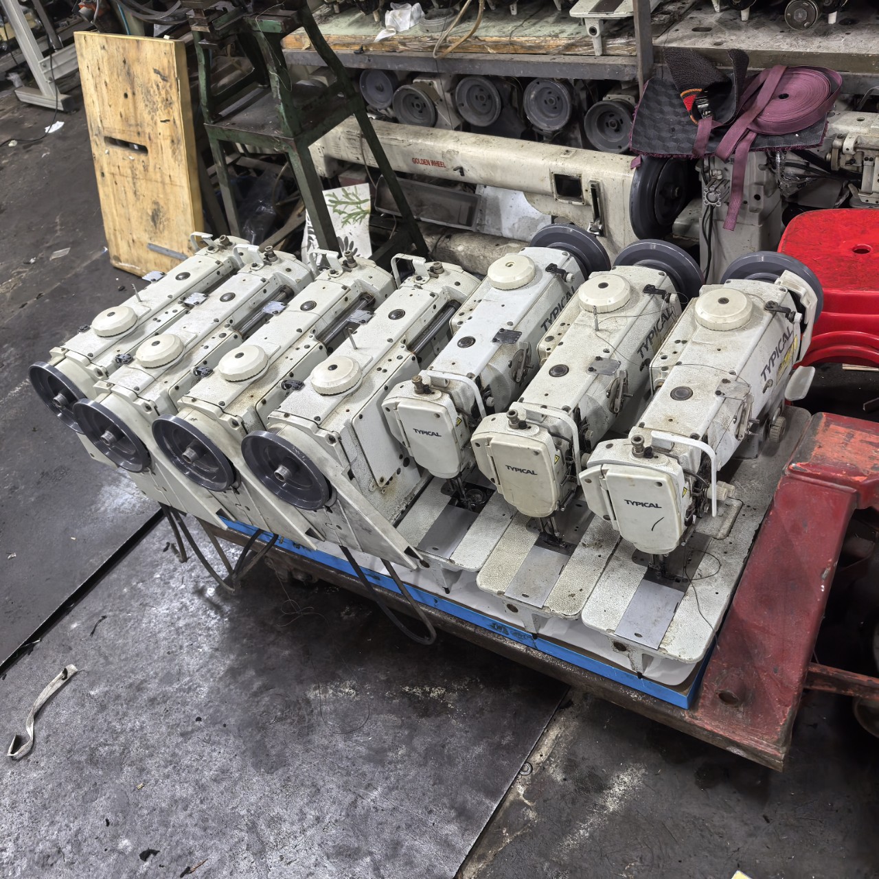 标准牌厚料缝纫机，沙发座椅脚垫拼接压线针车，汽车内饰改装针车