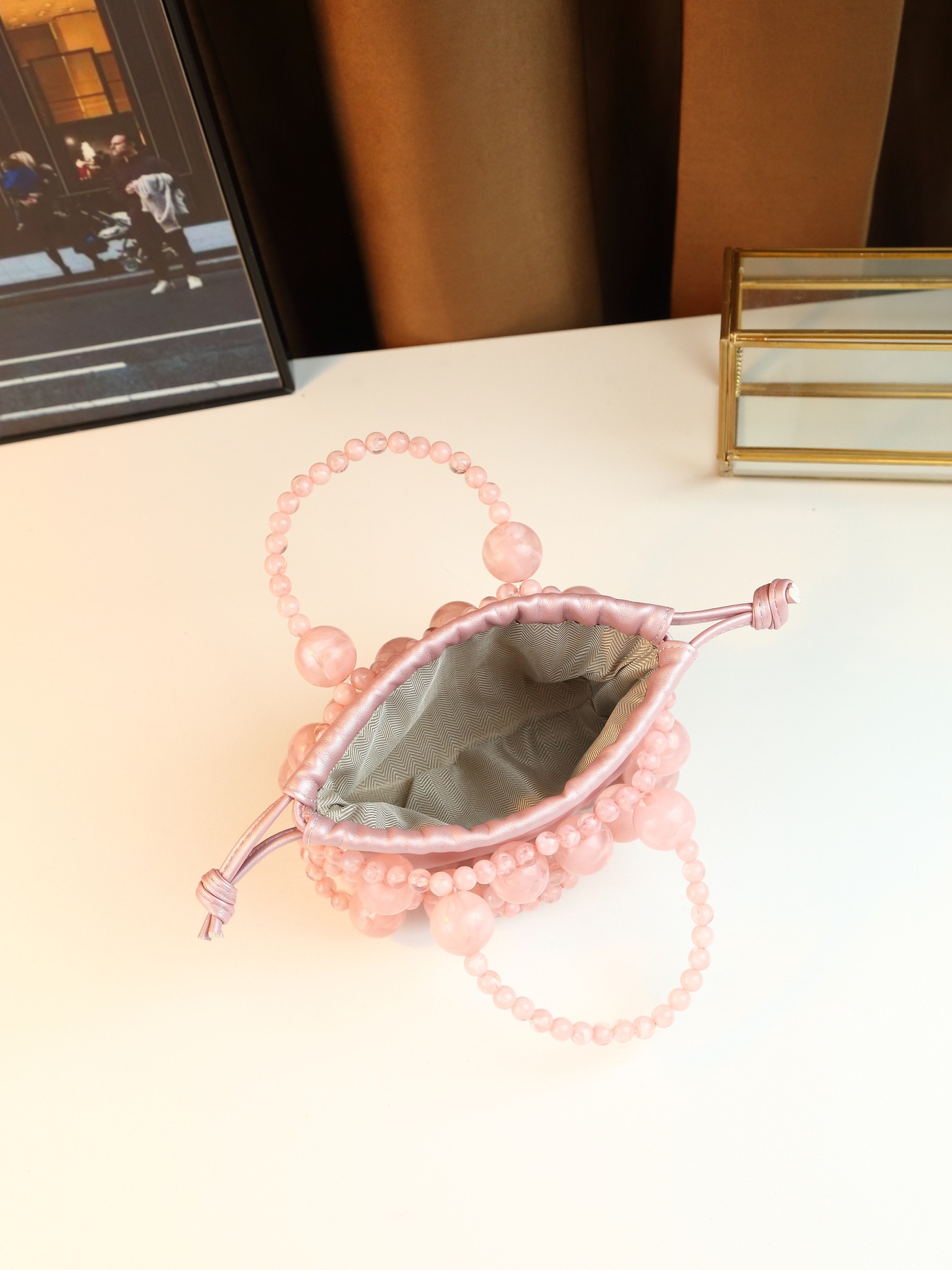 Borsa a secchiello donna con perle in metallo per sera_voghion.com
