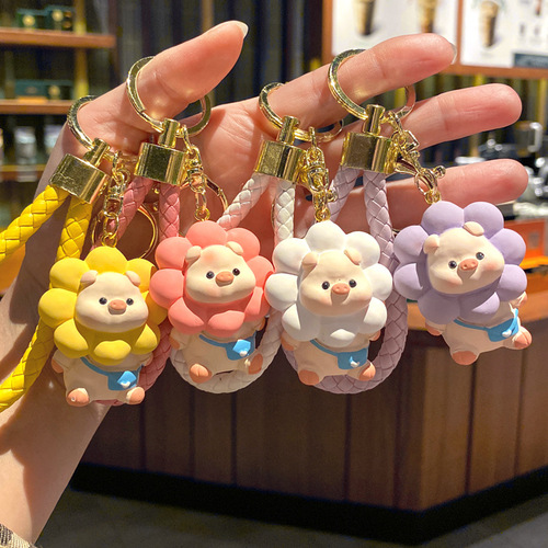 Cartoon ins Internet celebrity Sunflower Piggy keychain exquisite car bag key pendant couple fashion gift