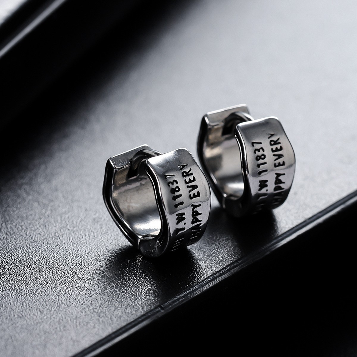 X722-A (Wide wavy earrings) pair