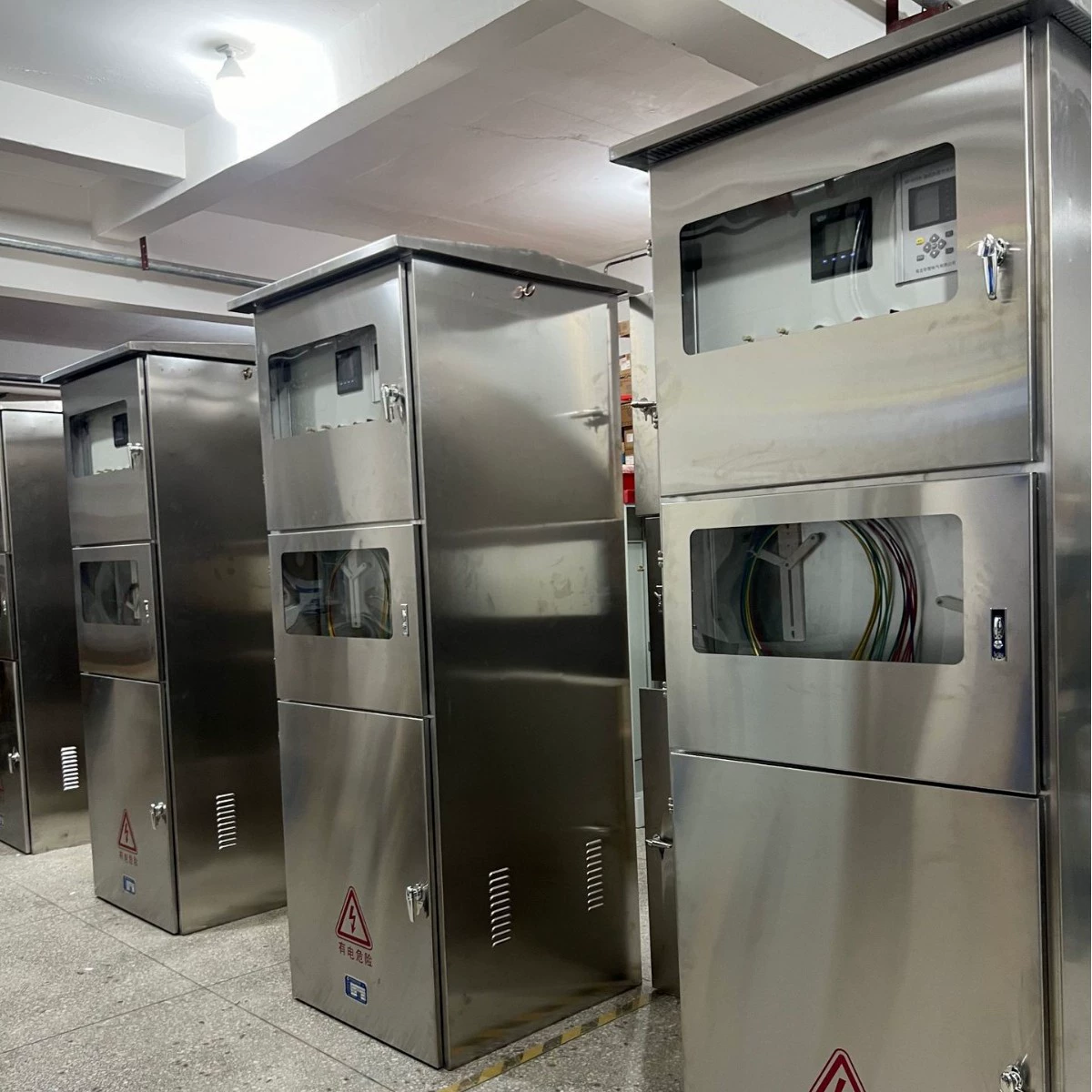 Распределительная коробка из нержавеющей стали для фотоэлектрических систем, наружная водонепроницаемая коробка для электропроводки, трехфазный счетчикный щит, двухдверный шкаф