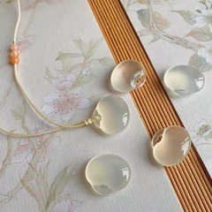 天然高氷玉髄福豆平安錠ペンダントネックレス卸売り女性の赤ちゃん玉ペンダント生中継ソース