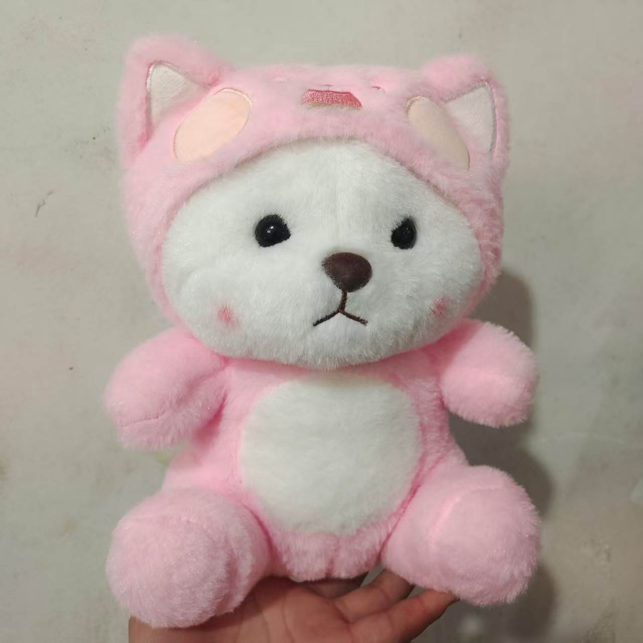 La celebridad de Internet se convierte en una muñeca de oso Stitch, una muñeca de peluche Lena